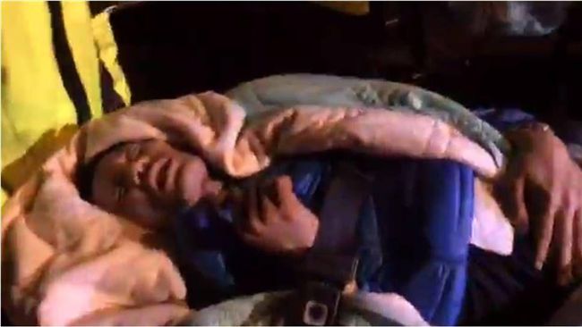 國5遊覽車翻落邊坡　傷者畫面曝光！