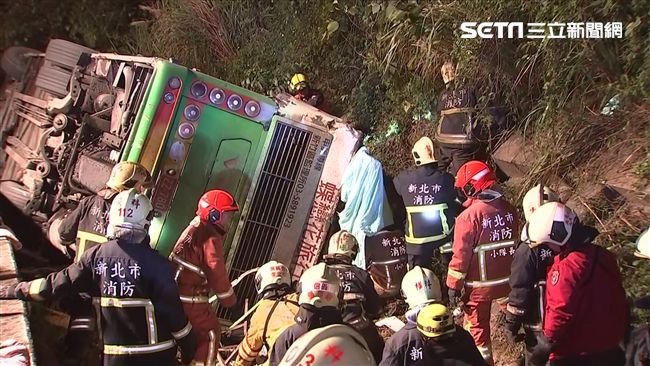 行車記錄畫面曝光！疑車速快過彎失控
