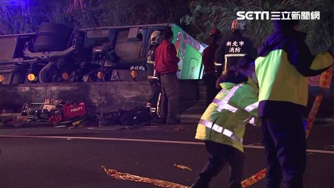 遊覽車慘劇　醫師：死傷者骨折、腦傷