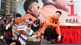 圖翻攝自周湯豪臉書 