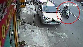 假釋男2天內搶3次　婦護包慘遭拖行