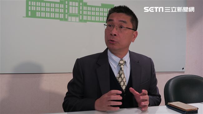 毛治國批輕軌　政院反批毛健忘令人憂