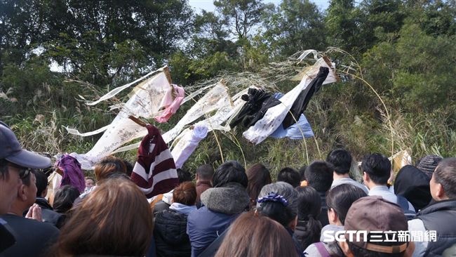 台灣遊覽車翻覆釀33死　國台辦慰問