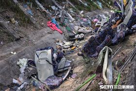 國道五號交通事故,賞櫻團,蝶戀花旅行社,檢察官勘驗現場　（圖／記者林敬旻攝）