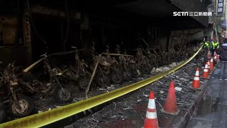 騎樓大火燒毀30機車　銀行也遭波及