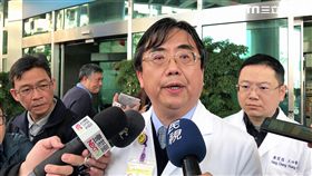 北醫急重症副院長黃聰仁表示，目前僅連男傷勢較重、黃女為胸腔鈍挫傷，許女則為多處骨折，傷勢較輕（楊忠翰攝）