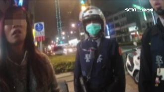 女毒蟲包內藏毒　向男友求救沒用被逮