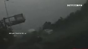 F撞進對向車1200