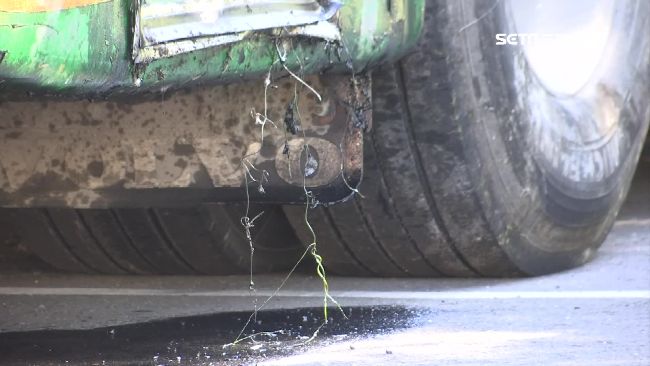國道翻車33死　疑輪胎紋不足釀悲劇