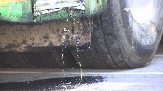 國道翻車33死　疑輪胎紋不足釀悲劇