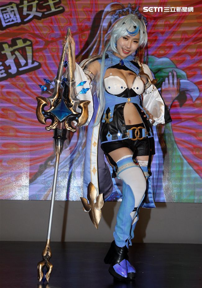 電玩正妹露西。（記者邱榮吉/攝影）