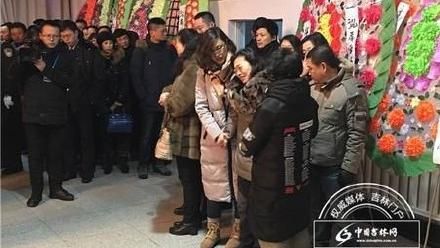 警察抓嫌犯犧牲　母親悲傷過度離世