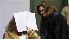 德國女趁性愛遊戲鋸下男友頭顱　女教師棄屍長達8年(圖／美聯社／達志影像)
