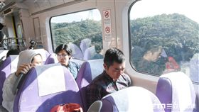 民眾試乘桃園機場捷運,機捷 圖／記者林敬旻攝