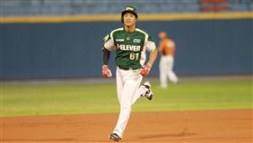 朱元勤敲出全壘打（圖／統一獅提供）