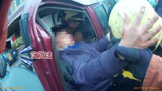 16歲少年偷開車兜風　撞分隔島骨折