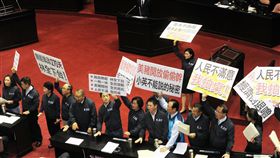 國民黨,林全,施政報告,立法院,立委,抗議
圖／中央社