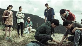 台灣鮮少有碰觸人性灰色地帶的戲劇出現，直到這次植劇場的《天黑請閉眼》，讓觀眾眼睛一亮。