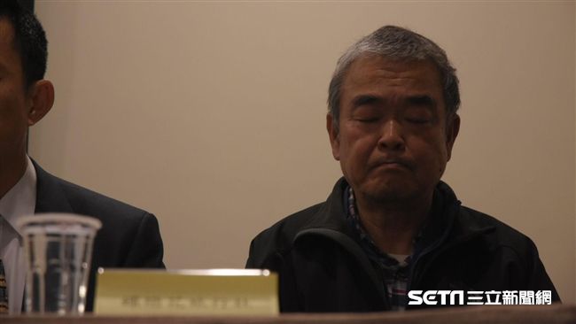 周比蒼協調會無語　低頭閉眼15分鐘