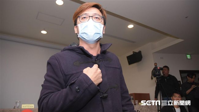 周比蒼唸詞道歉　家屬怒酸「周東坡」