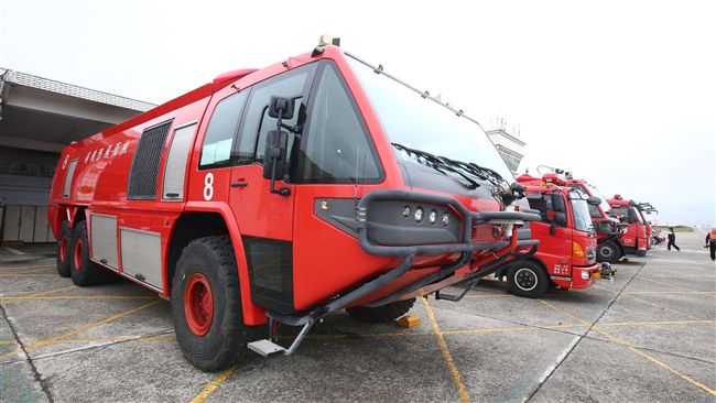 南屯四兄弟以父之名　捐消防救災車