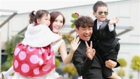 王寶強和前妻馬蓉爭奪兒女撫養權。（圖／翻攝自新浪娛樂微博）