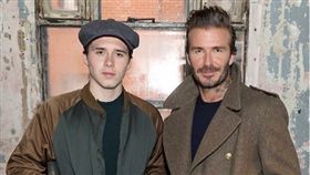 布魯克林和老爸貝克漢。（圖／翻攝自布魯克林IG）