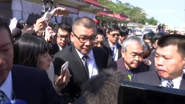 15萬喪葬費跳票！家屬怒圍周比蒼