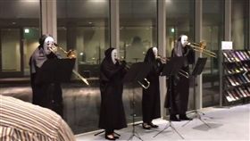 無臉男
圖／翻攝自這時候只要笑就可以了臉書