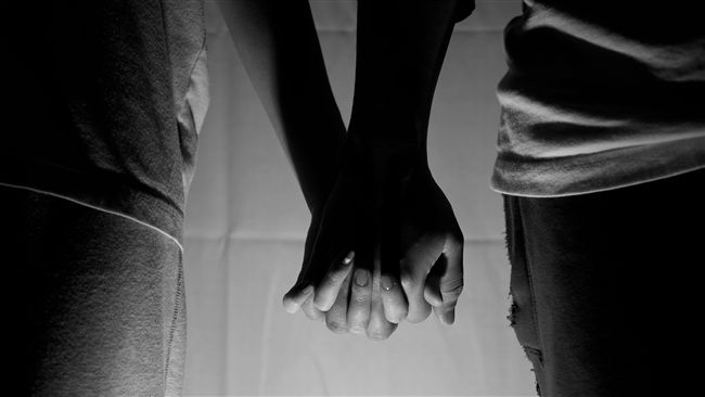男友屋內有女聲　她心碎求助閨密卻…