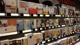 書市也吹燒腦懸疑風　東野圭吾、湊佳苗搶攻誠品暢銷榜