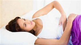 月經、大姨媽、經期、經痛、肚子痛／達志影像／美聯社