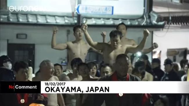 日本裸男祭　萬人不畏低溫搶一根棒子