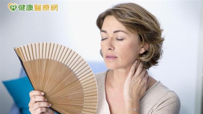 冬天臉脹紅、狂冒汗　更年期惹的禍
