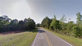 美國阿拉巴馬州費耶特郡一對父子，分別開車出門，深夜卻在公路上迎頭相撞，雙雙身亡。／翻攝自GoogleMap