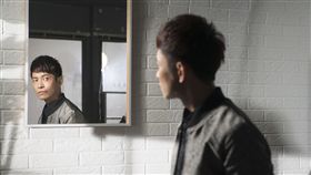 新歌MV將曝　張智成搶先公開瘀青妝　圖/海蝶提供