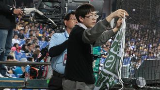 熱身賽才開打…男舉台獨標語跑給警追