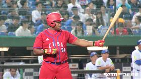 日職軟銀古巴重砲戴斯派耶(Alfredo Despaigne)（圖／記者王怡翔攝）