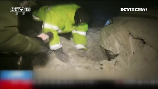 暴風雪狂襲新疆　超過670人受困
