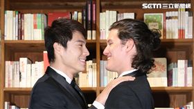 唐振剛.周厚安為位同志婚姻議題電影