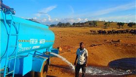 肯亞,非洲,國家公園,Tsavo National Park,乾旱,Patrick Kilonzo Mwalua,水車,野生動物　圖／翻攝自the Dodo