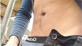 建築工人用釘槍直直射中他的「雞」（圖／翻攝自都會報）