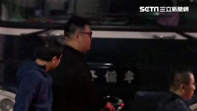 8XL大內褲　土豪哥承認是他的