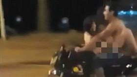 巴拉圭,恩卡納西翁,Encarnacion,車震,機車震,活春宮,危險駕駛(每日郵報 http://www.dailymail.co.uk/news/article-4246080/Couple-caught-having-sex-motorcycle.html)