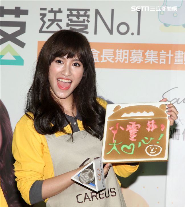 吳姍儒擔任喜憨兒基金會公益大使「送愛到部落」，捐贈愛心餐盒關懷偏鄉學童。（記者邱榮吉/攝影）