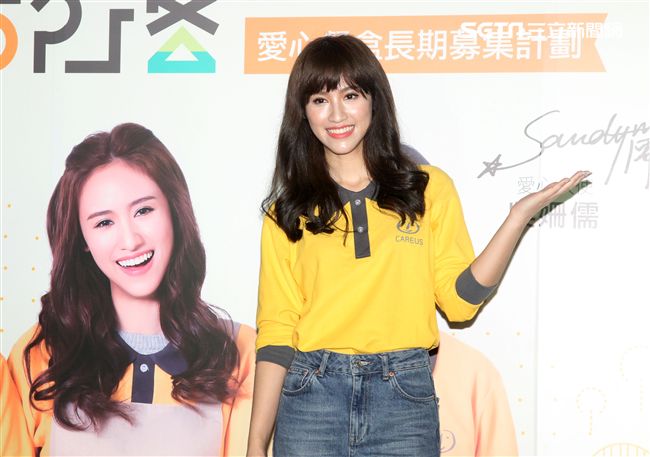 吳姍儒擔任喜憨兒基金會公益大使「送愛到部落」，捐贈愛心餐盒關懷偏鄉學童。（記者邱榮吉/攝影）