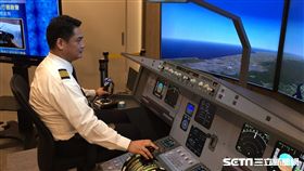 華信航空飛行體驗營,模擬機。（圖／記者簡佑庭攝）