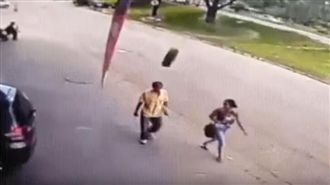 男遭輪胎「偷襲」　瞬間昏迷嚴重骨折