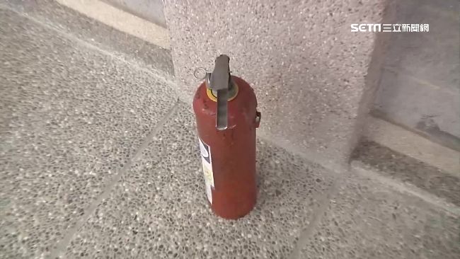 19樓丟2罐滅火器！男辯酒後心情差