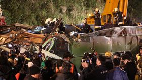 武陵賞櫻團翻車、蝶戀花旅行社、遊覽車國道翻覆、遊覽車翻車、車禍（圖／中央社）